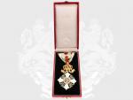Královský řád za občanské zásluhy, důstojník (IV. třída), pozlacený bronz, smalty, původní etue