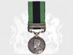 Medaile indické všeobecné služby se sponou NORTH WEST FRONTIER 1935, vydání 1930-1935, na hraně opis 6157 SEP. MUSA GUL, 2-12 F.F.R.