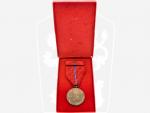 Pamětní medaile k 20. výročí SNP, etue