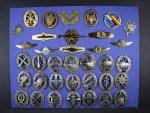 Soubor vojenských rozlišovacích odznaků, celkem 35 kusů