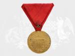 Vojenská jubilejní pam. medaile z r.1898, zlacený bronz, původní stuha