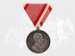 Stříbrná medaile za statečnost, 1. třídy, 8. vydání 1914-1917 F.J.I., na hraně punc hl. punc. úřadu Vídeň, A v kroužku, původní vojenská stuha