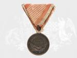 Bronzová medaile za statečnost, 8. vydání 1914-1917 F.J.I., původní vojenská stuha
