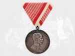Stříbrná medaile za statečnost, 1. třídy, 8. vydání 1914-1917 F.J.I., na hraně punc hl. punc. úřadu Vídeň, A v kroužku, původní vojenská stuha