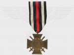 Čestný kříž 1914-1918 pro frontové bojovníky, na reversu značka výrobce W.D.