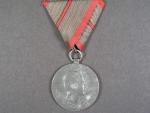 Medaile Za zranění z r. 1917 na stuze za jedno zranění