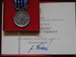 Medaile - za pracovní věrnost - ČSSR + knížka