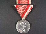Medaile za statečnost I. třídy, Ag,na hraně značeno A, původní vojenská stuha, vydání 1914 - 1917