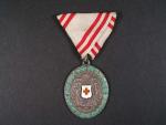 Stříbrná čestná medaile za zásluhy o červený kříž s válečnou dekorací, Ag