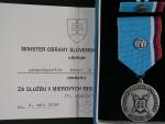 Medaile za službu v mírových misích IV. st. + průkaz