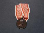 Medaile za statečnost II. třídy, bronz,puvodní vojenská stuha, vydání 1914 - 1917