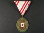 Bronzová čestná medaile za zásluhy o červený kříž s válečnou dekorací, nová stuha