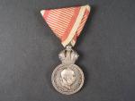 Stříbrná vojenská záslužná medaile Signum Laudis F.J.I., Ag, původní voj. stuha