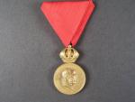 Vojenská záslužná medaile Signum Laudis F.J.I., zlacený bronz, původní civilní stuha