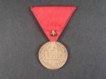 Vojenská jubilejní pam. medaile z r.1898, bronz, původní stuha