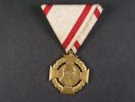 Jubilejní kříž 1908 na původní vojenské stuze
