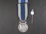 Československá vojenská medaile Za zásluhy, stříbrná + miniatura