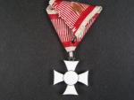 Vojenský záslužný kříž, punc Ag, původní voj. stuha