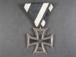 Železný kříž II.tř., na původní trojúhelníkové stuze, pro rakouské vojáky