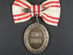Stříbrná čestná medaile Za zásluhy o Červený Kříž s válečnou dekorací na dámské stuze, postříbřený bronz