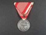 Medaile za statečnost II. třídy, Ag, původní vojenská stuha, vydání 1917 - 1918, na hraně značka A
