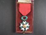 Řád čestné legie, rytíř, 3. republika 1870 - 1951 + etue, mírně poškozený smalt