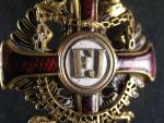 Řád Františka Josefa I., Offizierskreuz s válečnou dekorací, pozlacený bronz, výroba V. Mayer, opravovaný bílý smalt ve středovém medailonu a zelený na pendiliích