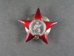 Řád rudé hvězdy č.412233, opravený smalt v levém spodním cípu