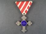 Záslužný kříž pro vojenské duchovní II.stupeň, postříbřený bronz, původní stuha