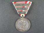 Medaile za statečnost, I. třídy 1914-1917 na hraně značka A, původní páska za 3x udělení, značka ZIMBLER WIEN