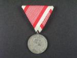 Medaile za statečnost II. třídy, náhradní kov, zinek, nová vojenská stuha, vydání 1914 - 1917