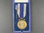 Československá vojenská medaile Za zásluhy, bronzová + miniatura a etue