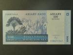 MADAGASKAR, 100 Ariary 2004, varianta podpisu 3, BNB. B320c