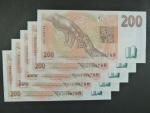 200 Kč 1998 s. G - pětice bankovek se stejným číslem, ale jinou sérií