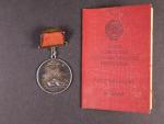 Medaile za odvahu č. 235706, průkaz, rudoarmějská knížka a diplom za čestnou službu