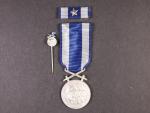 Československá vojenská medaile Za zásluhy, stříbrná + miniatura