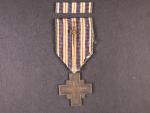 Pamětní odznak SNG - Kříž za věrné služby s podpisem medailéra + odznak