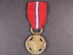 Československá revoluční medaile, dutá varianta bez podpisu medailera se štítkem DOSSALTO