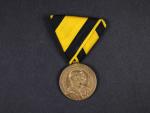 Záslužná medaile Za 40 let věrné služby z r. 1898, na stuze pro vojenské osoby, nová stuha