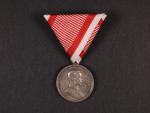 Medaile za statečnost II. třídy, Ag, nová vojenská stuha, vydání 1914 - 1917 na hraně značka A