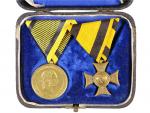 Válečná medaile 1873, pozlacený bronz a Vojenský služební kříž pro poddůstojníky a mužstvo II.tř. za 12 let služby, 3. vydání z let 1890 - 1913, původní trojúhelníkové stuhy, společná etue, Marko364b 