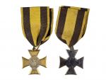 Vojenský služební kříž pro důstojníky I.tř. za 25 let služby, 1. vydání z let 1849 - 1867, pozlacený bronz, stříbro, na reversu postříbřený kov, původní stuha