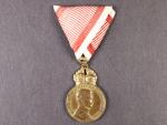 Rakouská vejenská záslužná medaile - SIGNUM LAUDIS bronzová, Karel I., původní vojenská stuha