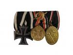 Spojka vyznamenání, Železný kříž II. tř. 1914, Čestné vyznamenání Německé legie s bojovým odznakem na stuze a Pamětní válečná medaile Kyffhauserského spolku, celkem 3 ks., N1909, N2.02.17a,b, N2.02.23