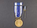 Československá vojenská medaile „za zásluhy“ bronzová + miniatura