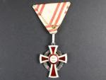 Čestné vyznamenání Za zásluhy o Červený Kříž s válečnou dekorací II. tř., Ag, originální etue