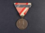 Bronzová medaile za statečnost, původní vojenská stuha s páskou za 2x udělení (zinek), vydání 1917 - 1918