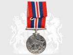 Válečná medaile 1939-45, na hraně opis V377378 E. F. Morton