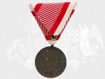 Bronzová medaile za statečnost, náhradní kov, zinek, nová vojenská stuha, vydání 1914 - 1917