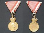 Vojenska zasluzka medaile Signum Laudis